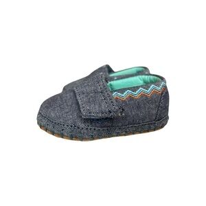 TOMS Blue Chambray Embroidery Baby Crib Shoes Moccasins